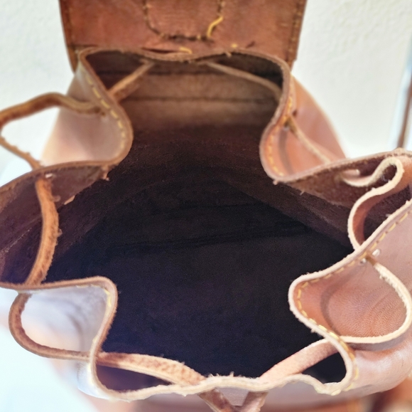 Vintage GENUINE leather backpack - Picture 4 of 12